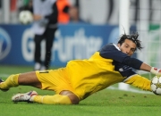 开云体育官网-字母哥狂轰40+15统治禁区，马刺团队篮球力克76人晋级