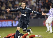 开云在线直播-从墨尔本到蒙特卡洛，西西帕斯上演惊天逆转，刷新纪录书写红土传奇