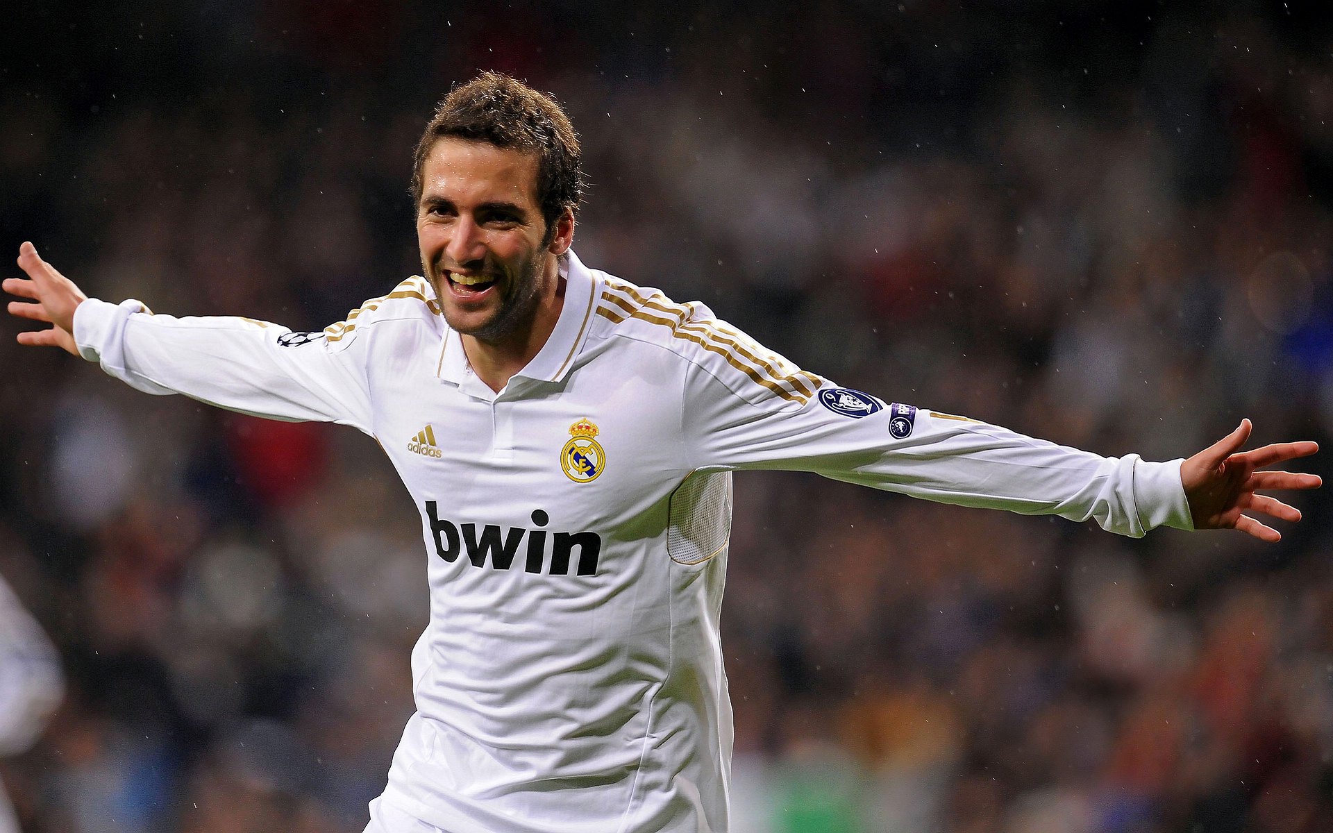 维尼修斯个人能力闪耀全场，阿森纳完胜摩纳哥展现战术与天赋的完美结合