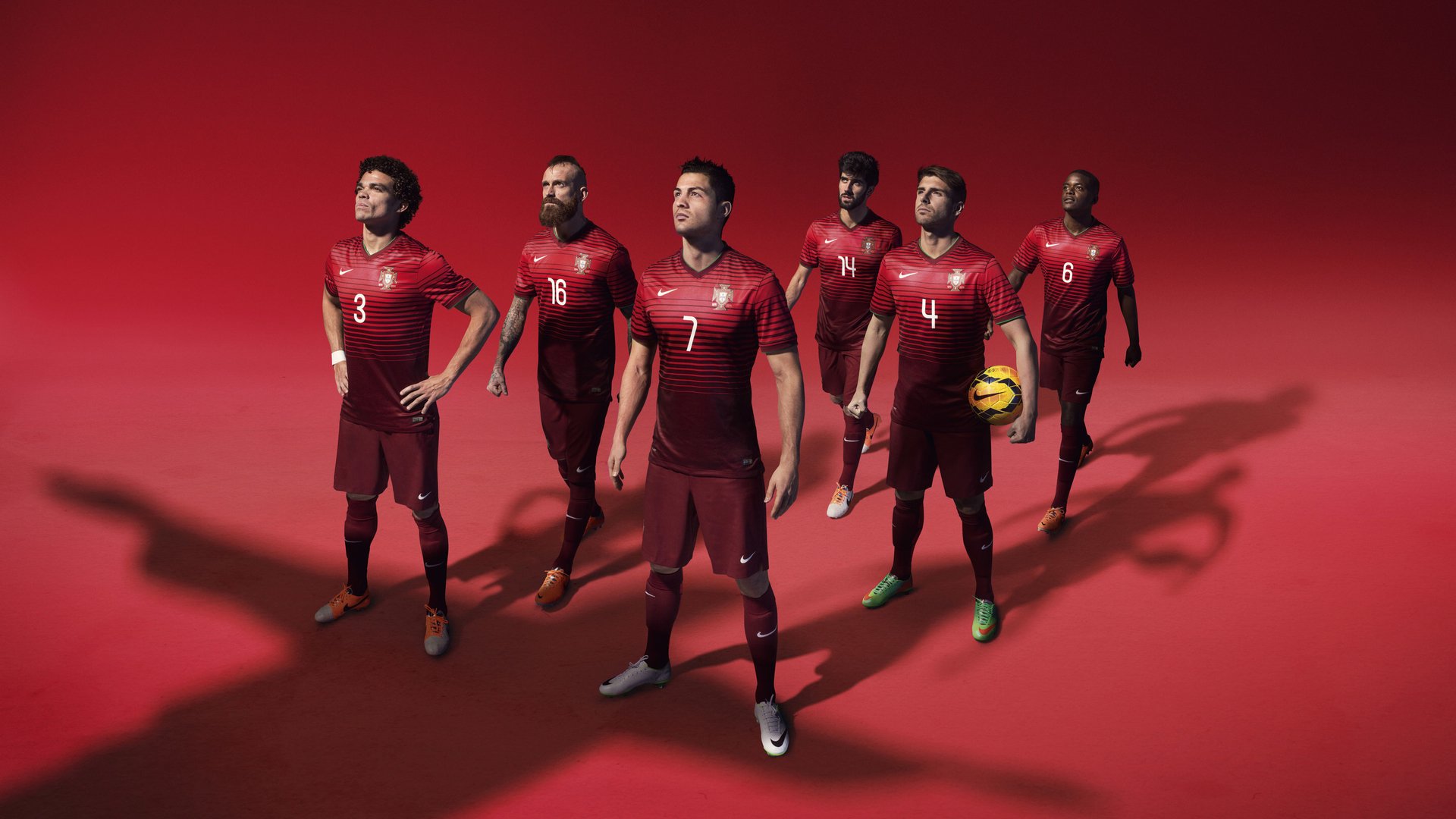 绿茵场上的乒乓回响，当葡萄牙队鏖战中国队，马龙的高光时刻照亮了另一种可能